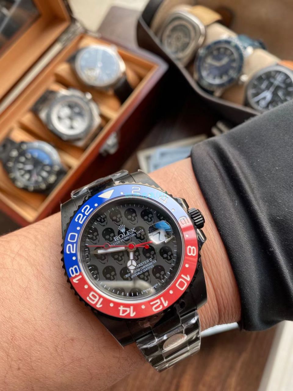 LF Rolex TBLACK官方 copy customized 版REVENGE（米尔高斯复仇系列） GMT MASTER 蓝黑圈骷髅面黑化版本 / R717