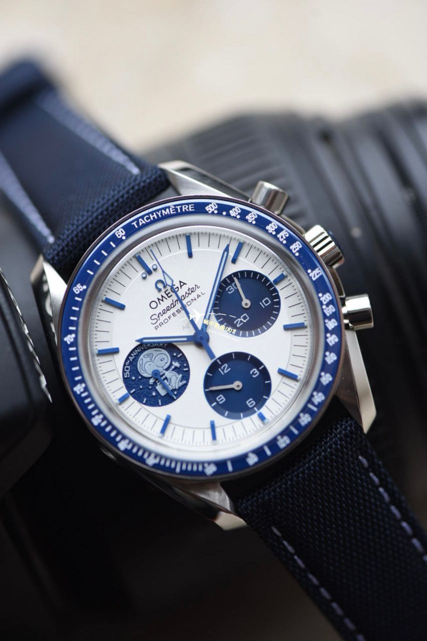  Video analysis OSOMEGA超霸系列 Replica Copy 310.32.42.50.02.001 wrist watches (史努比奖”50周年纪念 wrist watches ) / M778