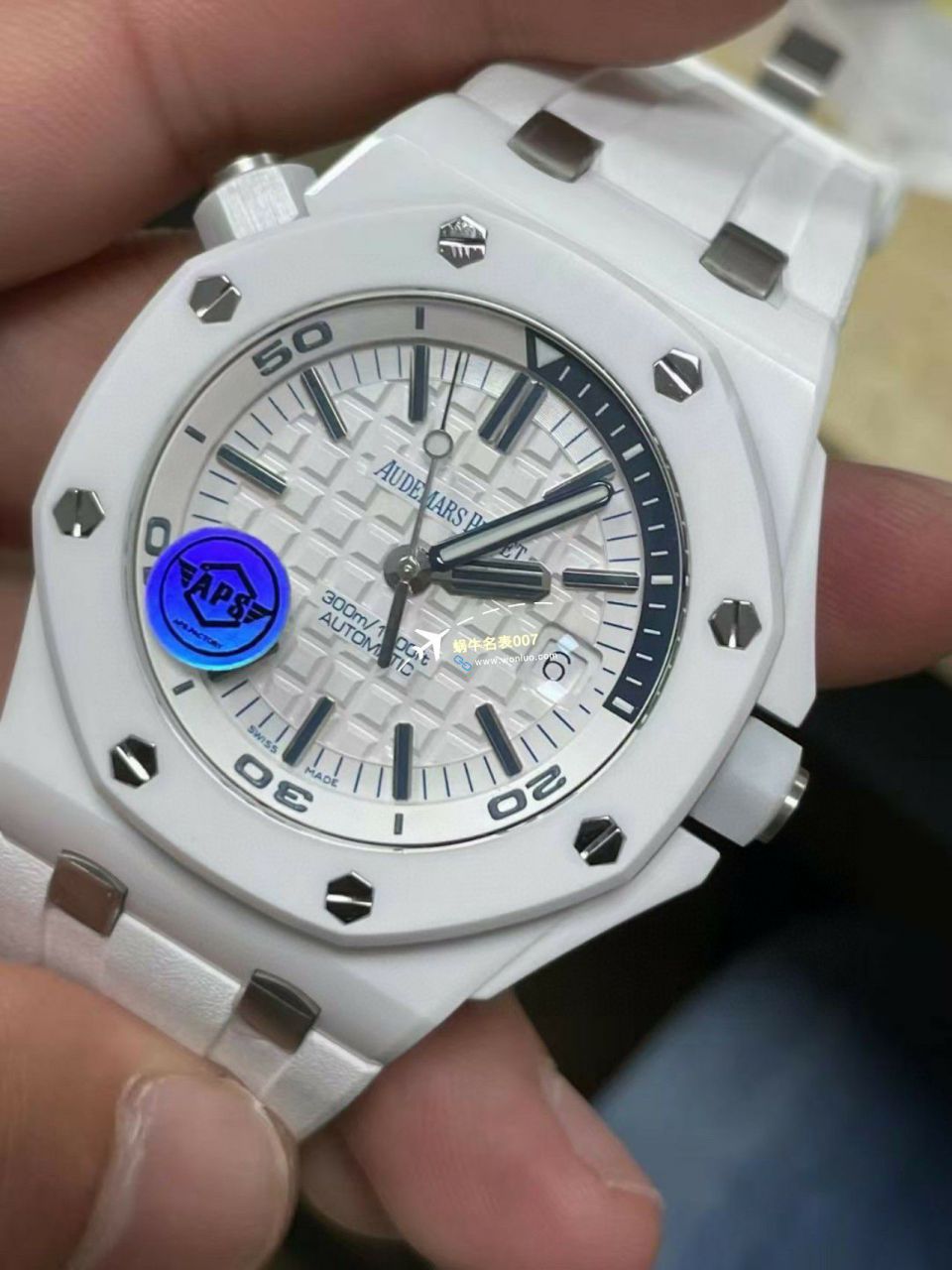 APS Factory  Perfect  Replica Watches Audemars Piguet  Royal Oak Offshore 15707CB.OO.A010CA.01和15707CE.OO.A002CA.01 / AP227