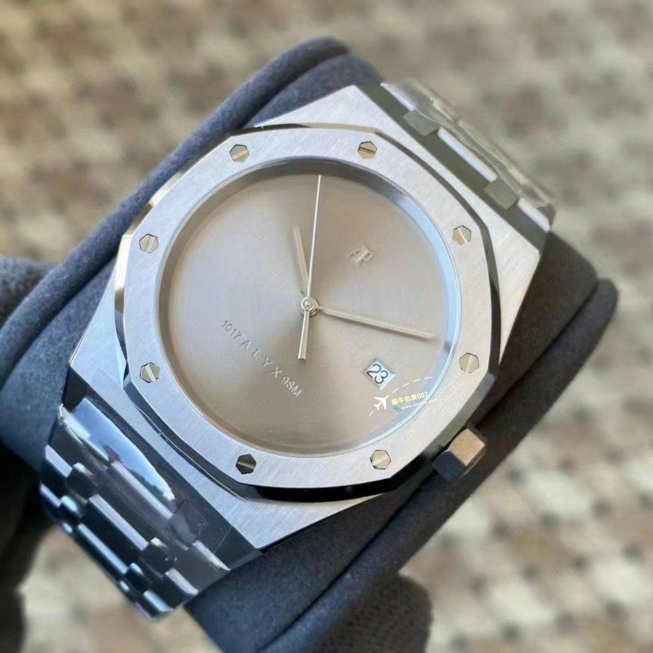 APS新款钢王Audemars Piguet  Perfect  Replica 收纳15400 Watches 钢铁侠ALYX改装联名款 / AP229