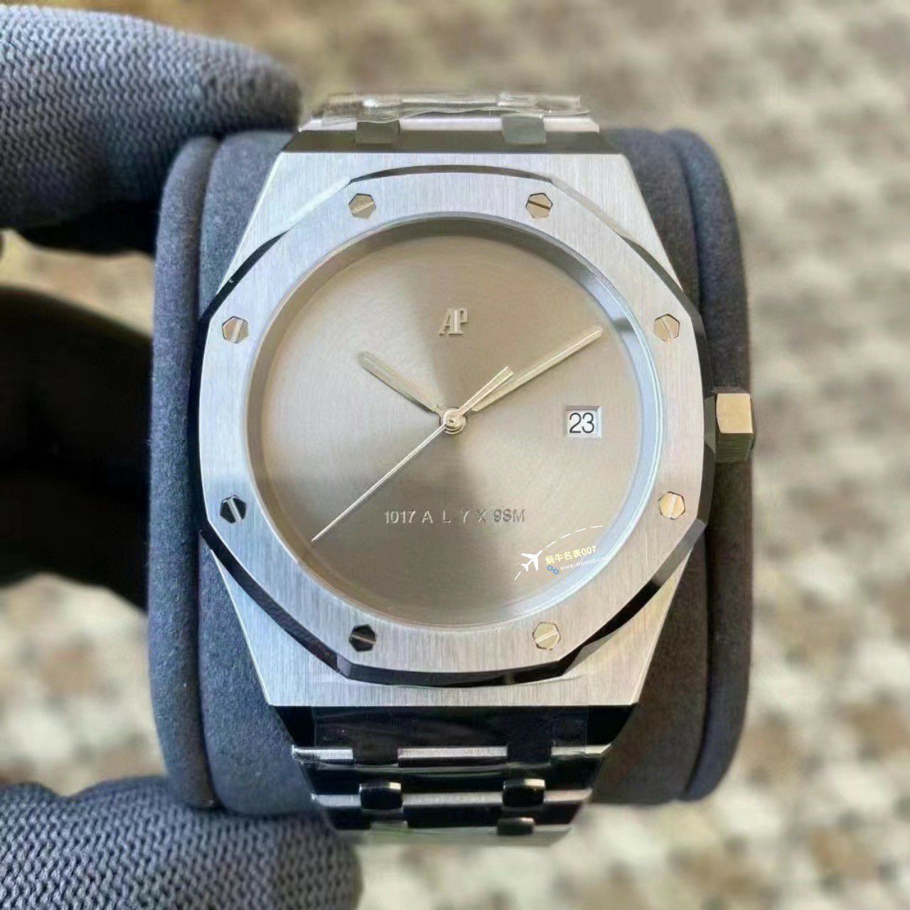 APS新款钢王Audemars Piguet  Perfect  Replica 收纳15400 Watches 钢铁侠ALYX改装联名款 / AP229