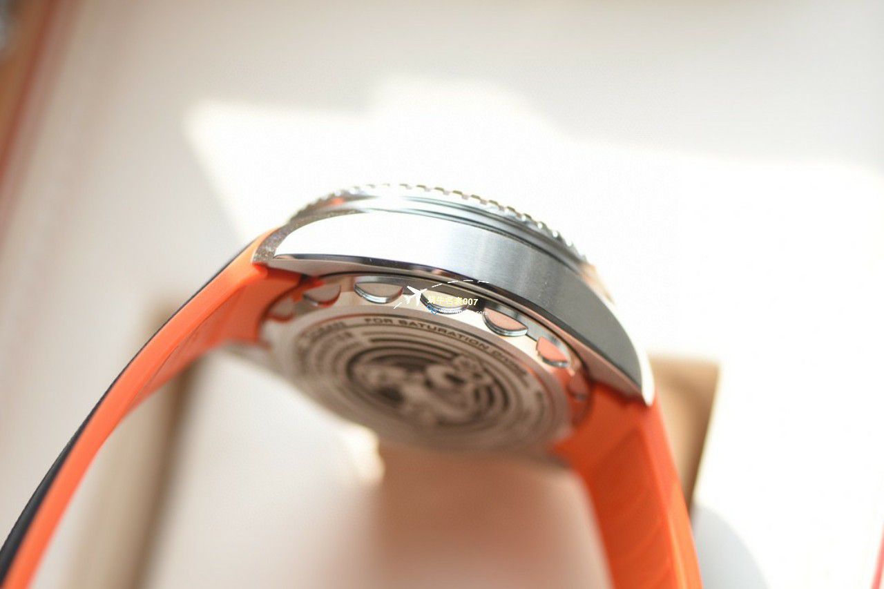 【 Video analysis 】原单品质OMEGA Seamaster 海王6000米215.30.46.21.06.001，215.30.46.21.03.001 wrist watches  / M787