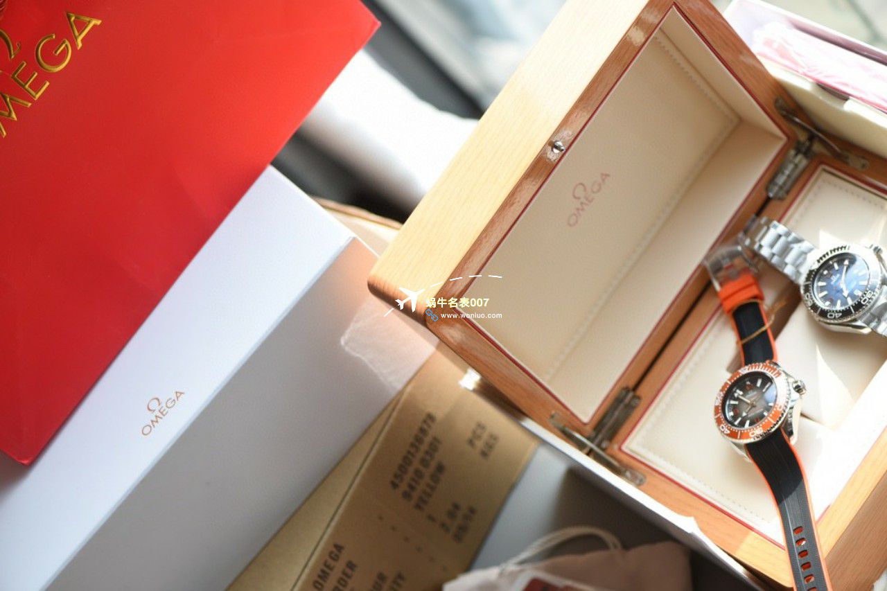 【 Video analysis 】原单品质OMEGA Seamaster 海王6000米215.30.46.21.06.001，215.30.46.21.03.001 wrist watches  / M787