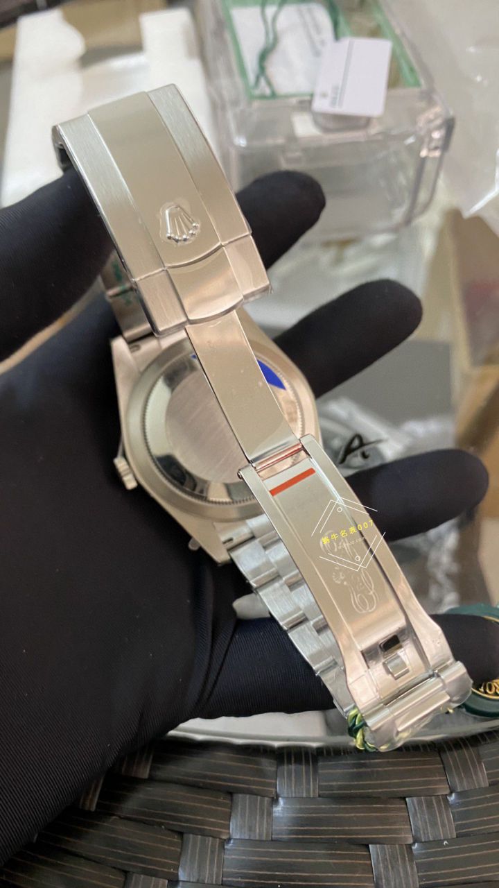  Video analysis  Rolex Sky-Dweller纵航天行者 Perfect  Replica Watches m336934-0005，m336934-0008，m336934-0004，m336934-0002 wrist watches  / R832