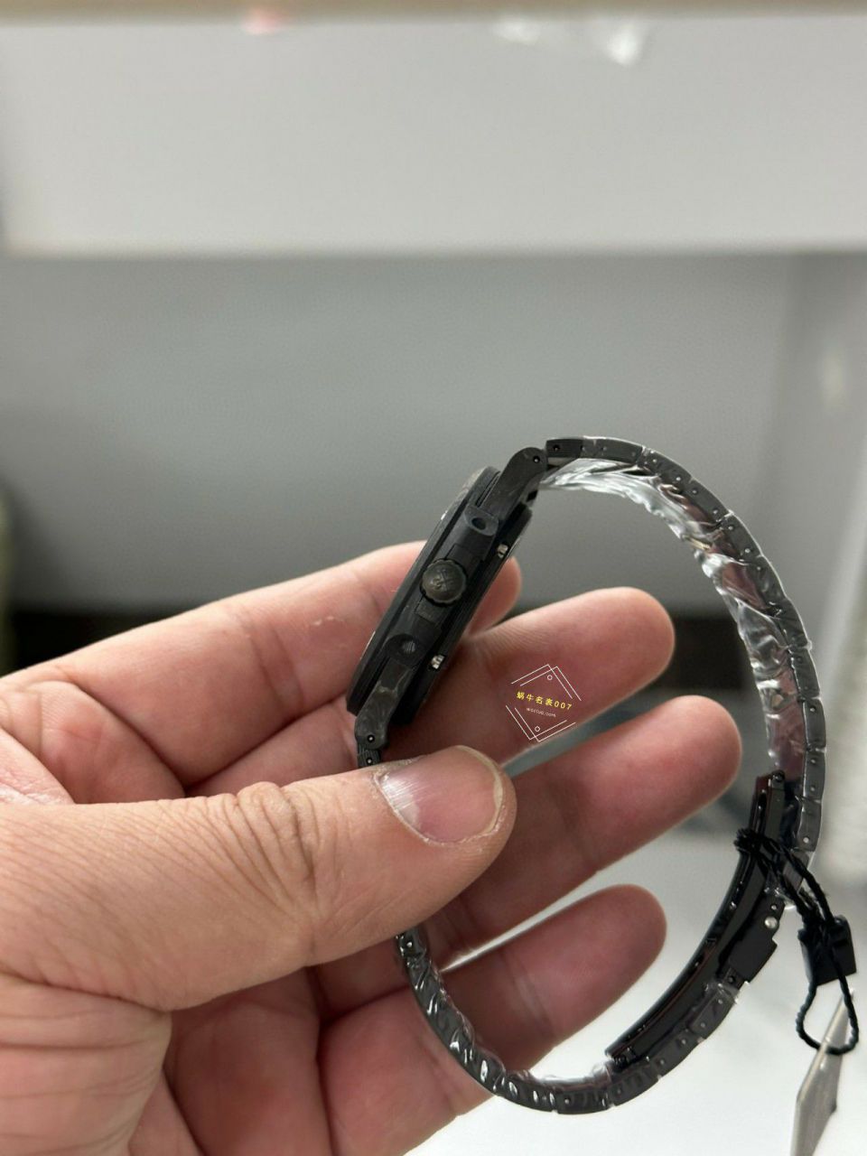  Video analysis PATEK PHILIPPE   PATEK PHILIPPE  carbon fiber DIW  Nautilus 5711  / BD389