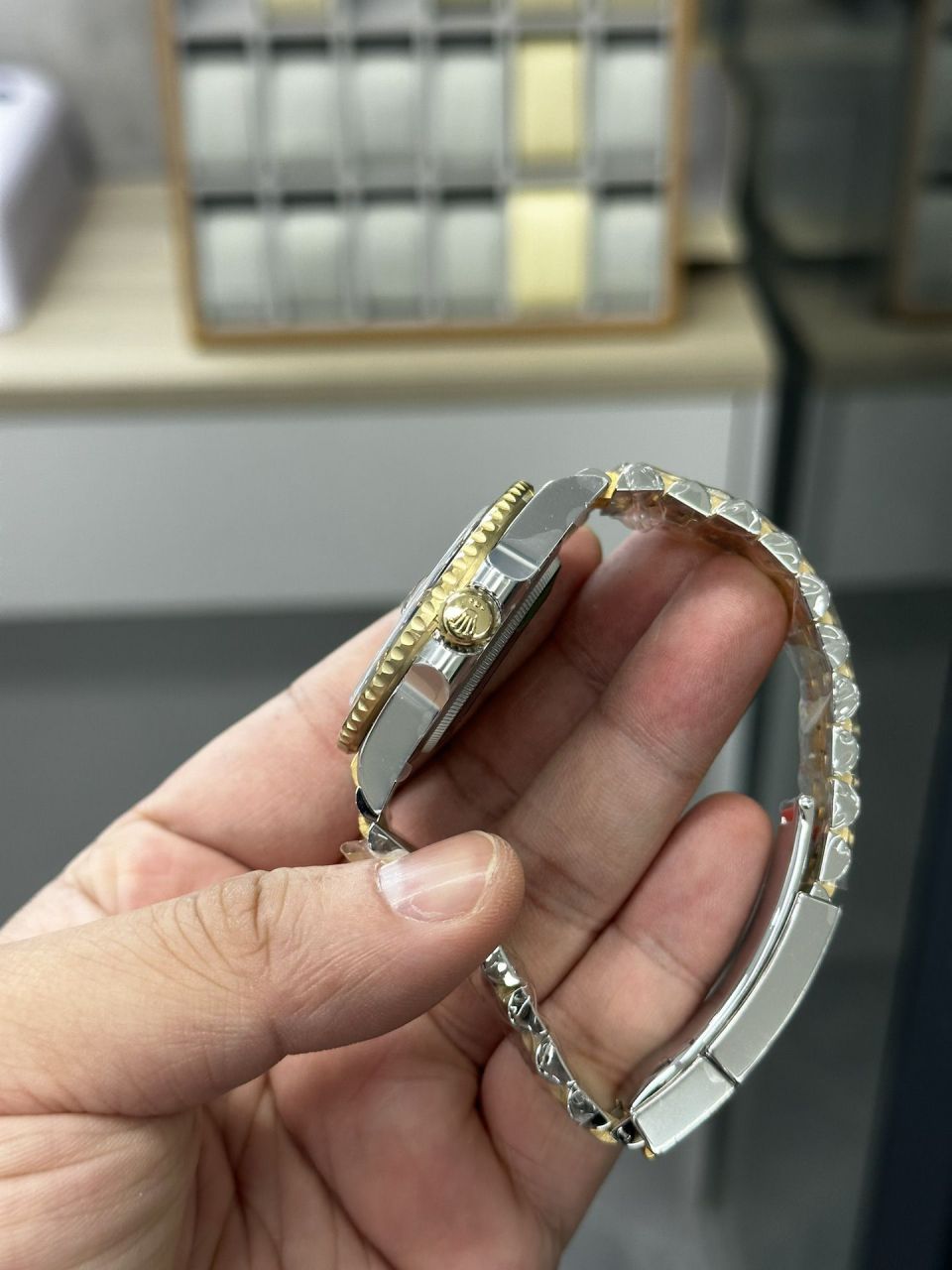clean Rolex  Perfect  Replica Copy  Watches  GMT MASTER 皮蛋圈m126713grnr-0001 wrist watches  / R838
