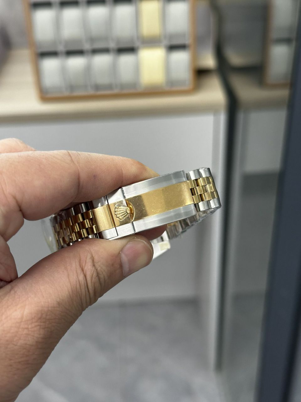 clean Rolex  Perfect  Replica Copy  Watches  GMT MASTER 皮蛋圈m126713grnr-0001 wrist watches  / R838