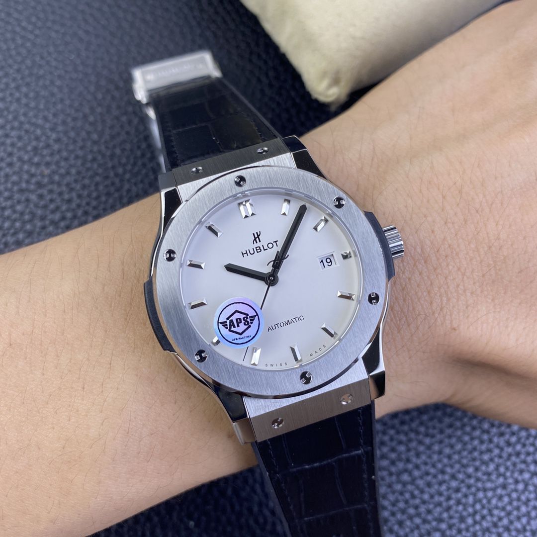  Video analysis  Hublot  表经典融合 top  Replica Watches 542.NX.7170.LR，542.OX.7180.LR Replica  wrist watches  / YB130