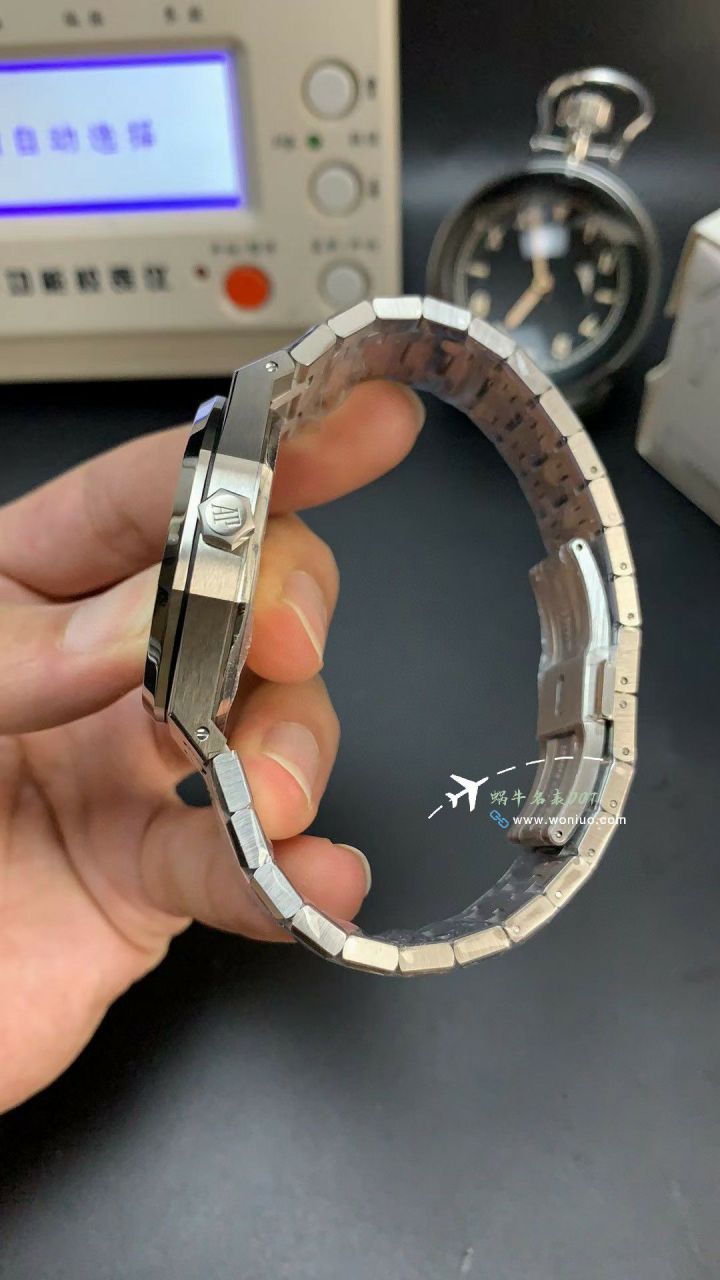 APS Replica Copy Audemars Piguet 皇家橡树系列15500ST.OO.1220ST.04 wrist watches  / AP273