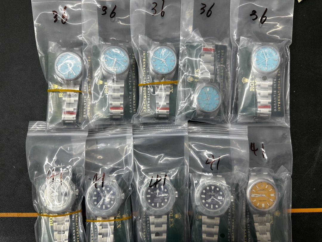 VS Rolex  oyster perpetual 动41毫米m124300-0008 Perfect  Replica Copy 气球泡泡 Watches  / R858